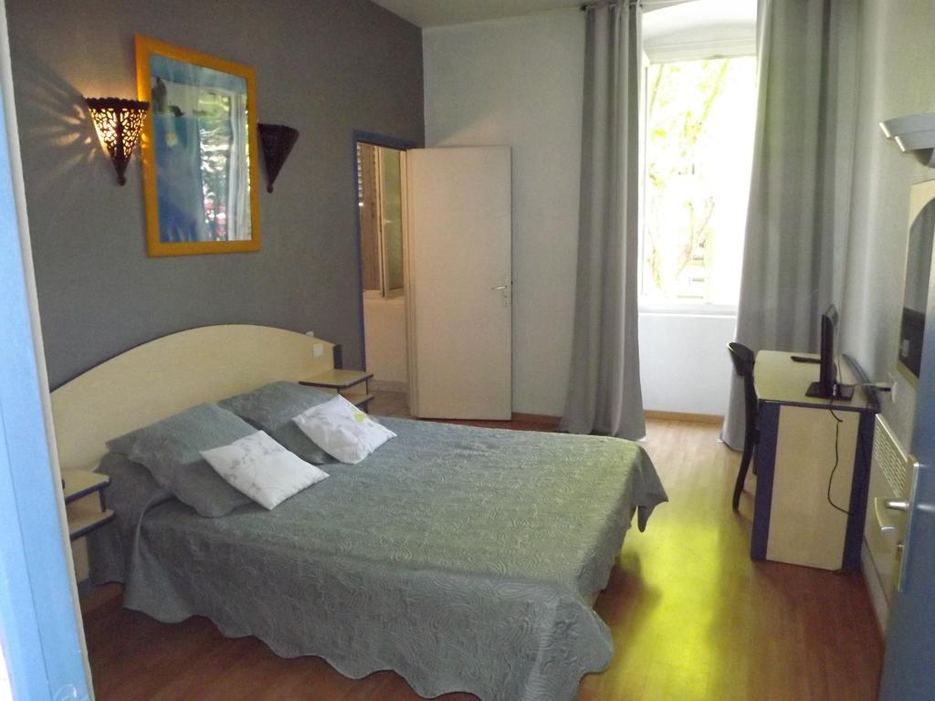 Hotel Univers Бастия Экстерьер фото