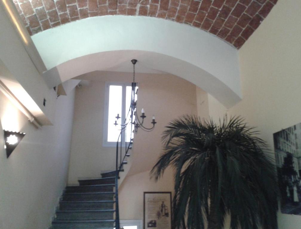 Hotel Univers Бастия Экстерьер фото